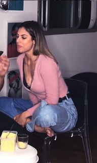 Mari Gonzalez feet photo thumbnail