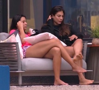 Mari Gonzalez feet photo thumbnail