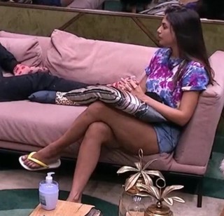 Mari Gonzalez feet photo thumbnail