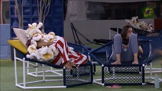 Mari Gonzalez feet photo thumbnail