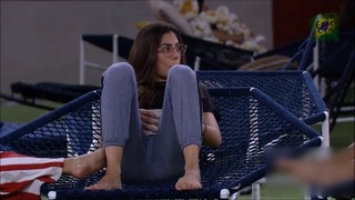 Mari Gonzalez feet photo thumbnail