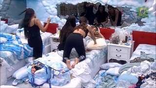 Mari Gonzalez feet photo thumbnail