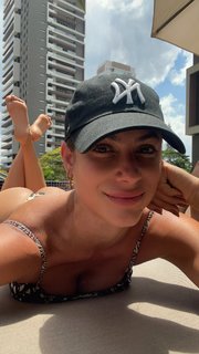 Mari Gonzalez feet photo thumbnail