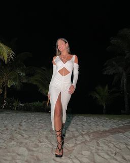 Mari Gonzalez feet photo thumbnail