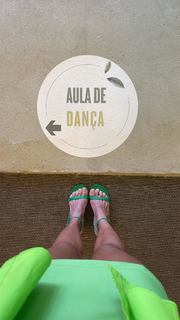 Mari Gonzalez feet photo thumbnail