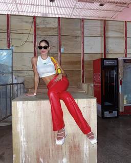 Mari Gonzalez feet photo thumbnail