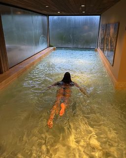 Mari Gonzalez feet photo thumbnail