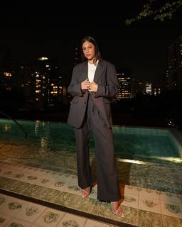 Mari Gonzalez feet photo thumbnail