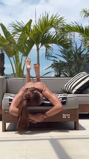 Mari Gonzalez feet photo thumbnail