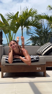 Mari Gonzalez feet photo thumbnail