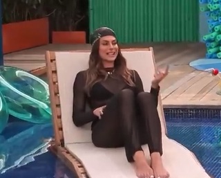 Mari Gonzalez feet photo thumbnail