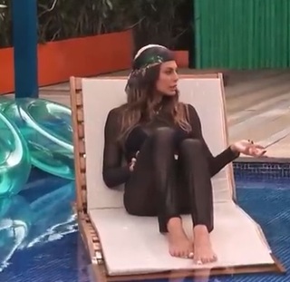 Mari Gonzalez feet photo thumbnail