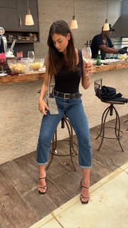 Mari Gonzalez feet photo thumbnail