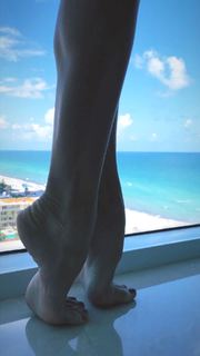 Maria Abashova feet photo thumbnail