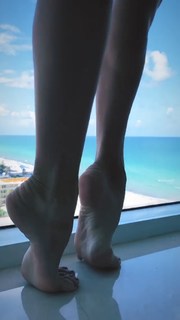 Maria Abashova feet photo thumbnail