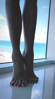 Maria Abashova feet photo thumbnail