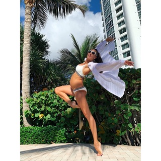 Maria Abashova feet photo thumbnail