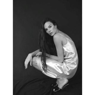 Maria Abashova feet photo thumbnail