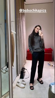 Maria Abashova feet photo thumbnail