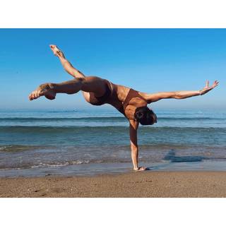 Maria Abashova feet photo thumbnail