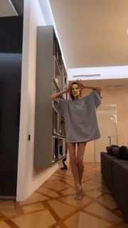 Maria Abashova feet photo thumbnail