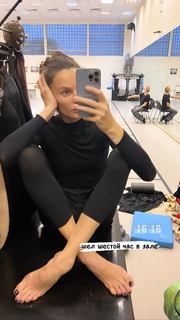 Maria Abashova feet photo thumbnail