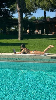 Maria Abashova feet photo thumbnail