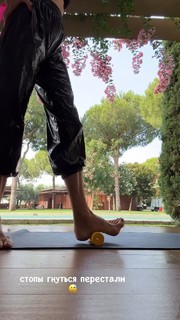 Maria Abashova feet photo thumbnail