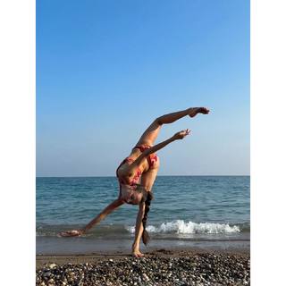 Maria Abashova feet photo thumbnail