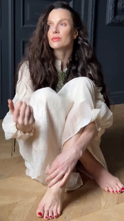 Maria Abashova feet photo thumbnail