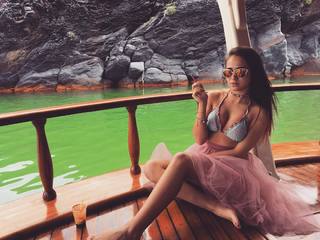 Maria Bakalova feet photo thumbnail