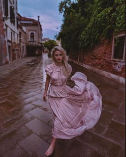 Maria Bakalova feet photo thumbnail