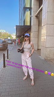 Maria Bakalova feet photo thumbnail