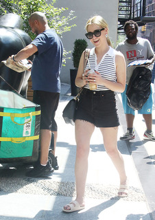 Maria Bakalova feet photo thumbnail