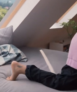 Maria Bakalova feet photo thumbnail