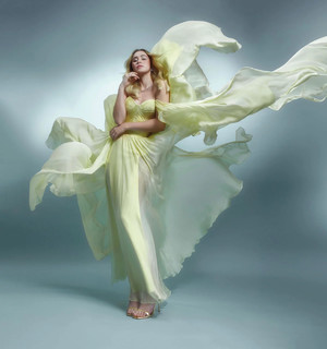 Maria Bakalova feet photo thumbnail