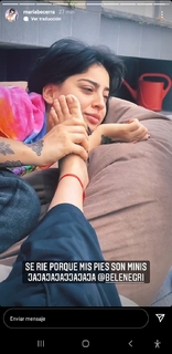 Maria Becerra feet photo thumbnail