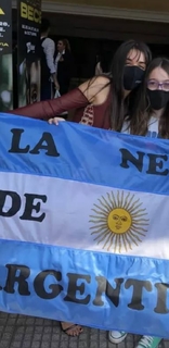 Maria Becerra feet photo thumbnail