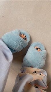 Maria Becerra feet photo thumbnail