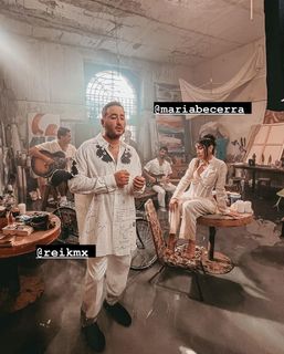 Maria Becerra feet photo thumbnail