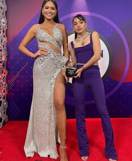 Maria Becerra feet photo thumbnail