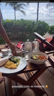 Maria Becerra feet photo thumbnail