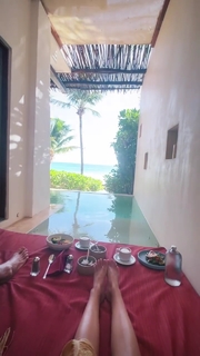 Maria Becerra feet photo thumbnail