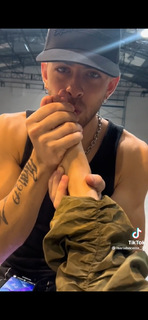 Maria Becerra feet photo thumbnail