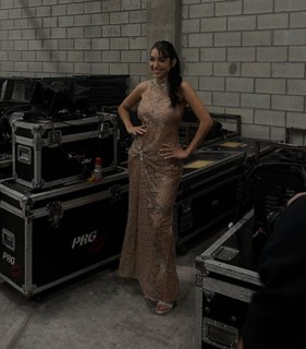 Maria Becerra feet photo thumbnail