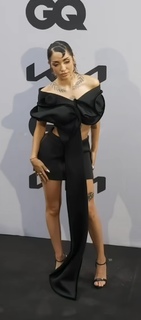 Maria Becerra feet photo thumbnail