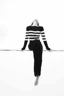 Maria Becerra feet photo thumbnail