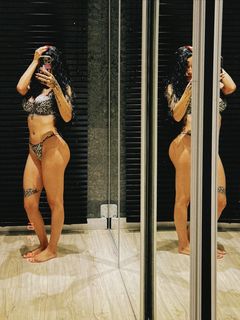 Maria Becerra feet photo thumbnail