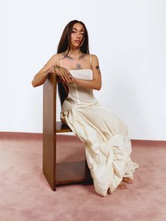 Maria Becerra feet photo thumbnail