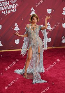 Maria Becerra feet photo 12